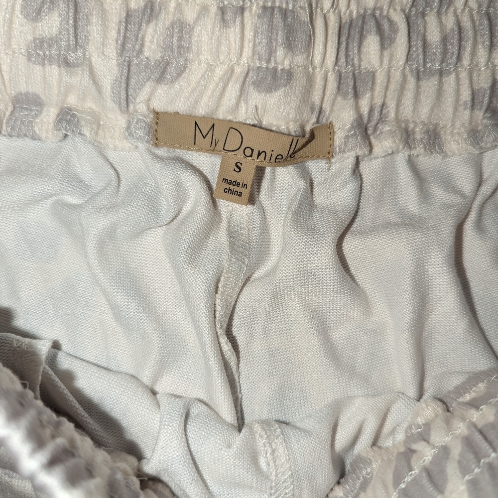 Leopard Print Pajama Set - Picture 3 of 7